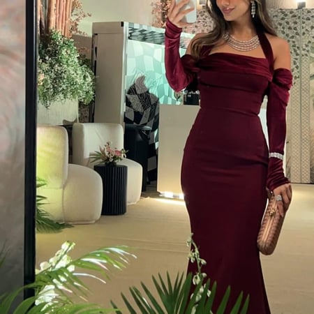 فستان ناعم بكمام مخمل