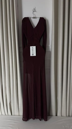 فستان كم طويل مطرز فصوص