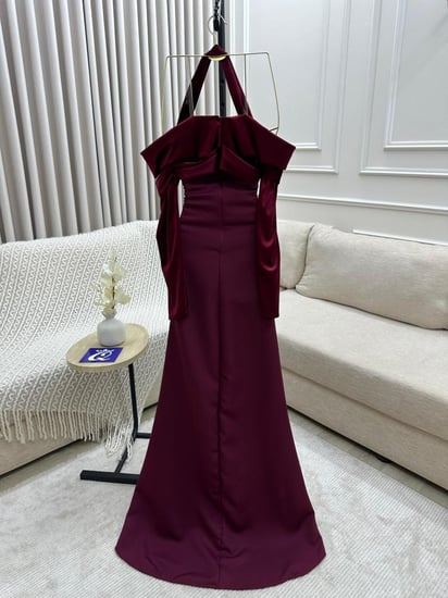 فستان ناعم بكمام مخمل