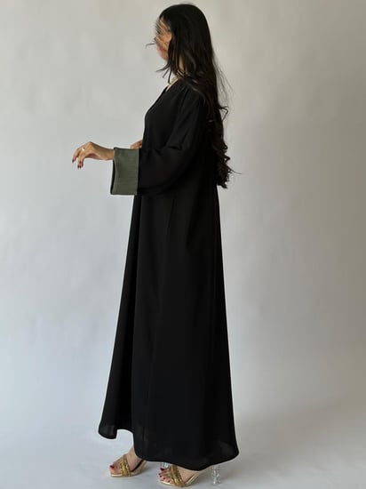 عباية كريب انترنت كوري ب اكمام كتان مقلم زيتي