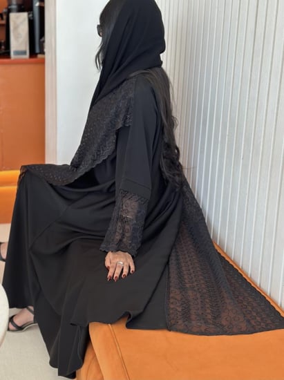 عباية كريب صالونا بشالين أمامية من قماش الركامة نص كلوش فخمة | سدفة