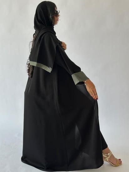 عباية كريب انترنت كوري ب اكمام كتان مقلم زيتي