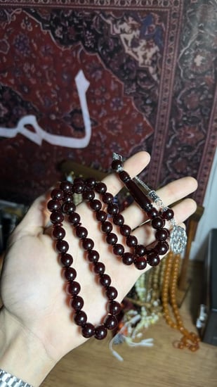 بكلايت معدن-احمر حرباء