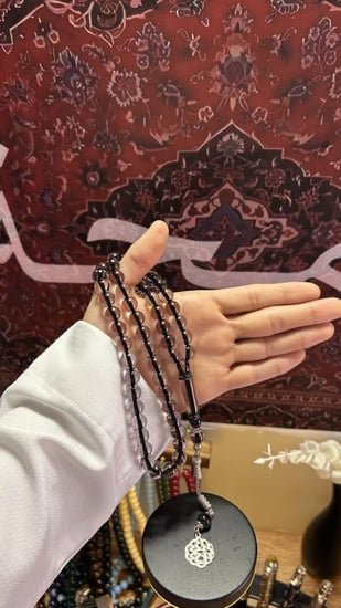 سبحة بكلايت اسود شفاف