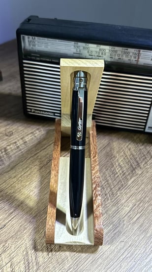 كارتير اسود وفضي(فرار)