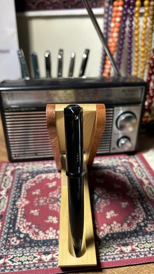 قلم كارتير اسود فرار