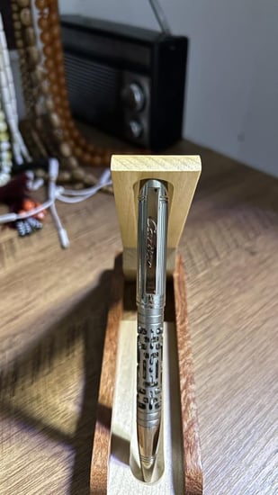 قلم كارتير مخرم فضي مقلم