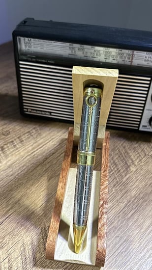 قلم مونت بلانك (فضي وذهبي)1