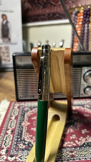 قلم كارتير اخضر وفضي غطاء