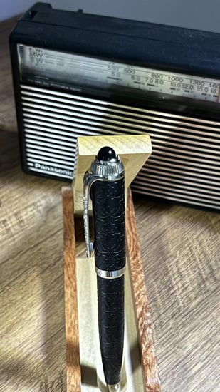 قلم كارتير اسود نقش