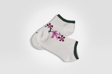 Flora | فلورا – شراب قصير بتطريز لزهرة كاملة