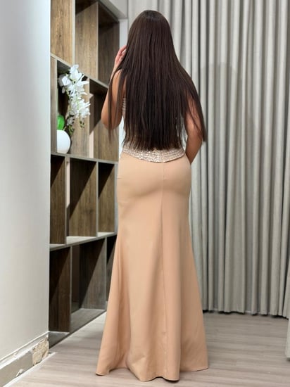 فستان بيج قصة حورية بتطريز كريستال