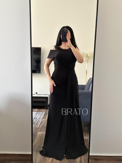 فستان سهرة بتطريز فاخر