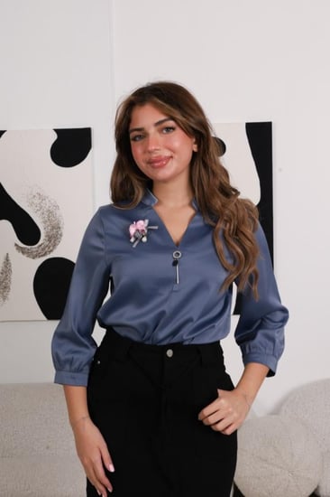 بلوزة رسميه للدوامات بقصة ناعمة ومريحة