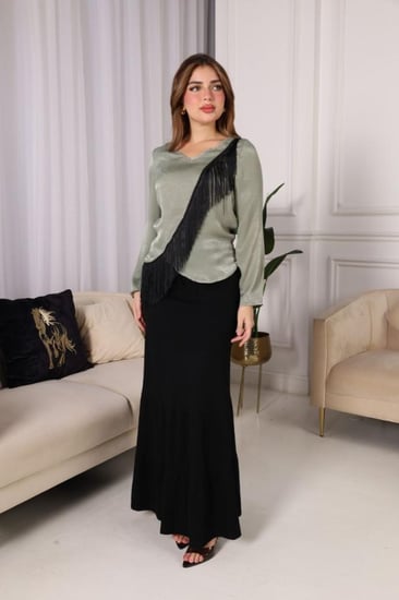 بلوزة  تيفاني بزبل اسود