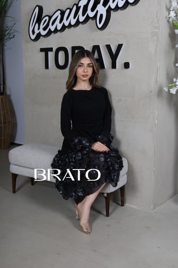 فستان اسود مورد كريب ميد