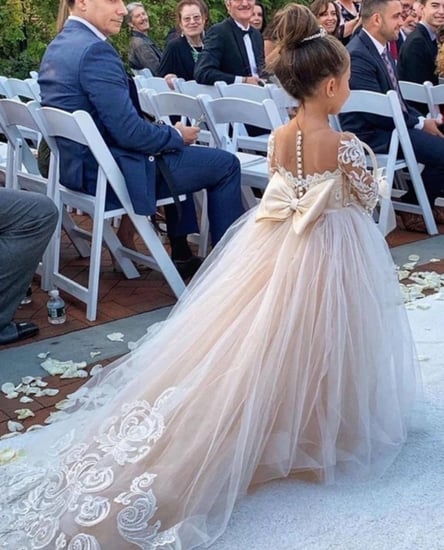 BABYONLINE كم طويل ابيض عاجي زهرة فتاة فساتين الخامس الرقبة لحفلات الزفاف ضيف الاطفال وصيفة الشرف مع القوس الدانتيل Appqulies تول