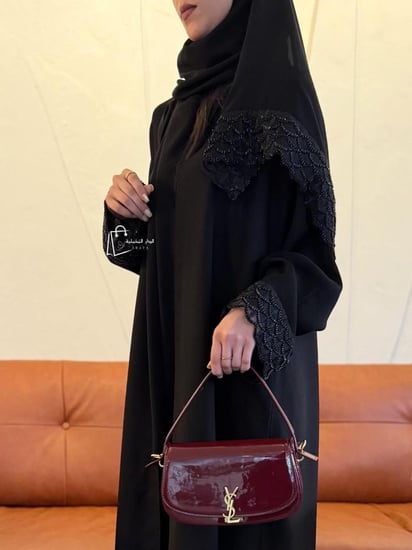 عباية زاهية