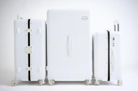 طقم شنط سفر 3 قطع بعجلات 360 درجة مع قفل أمان