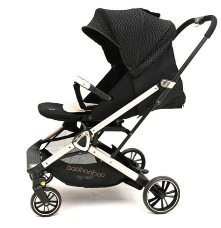 عربة أطفال بتصميم فاخر وأنيق