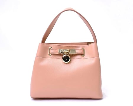 حقيبه بتصميم انيق