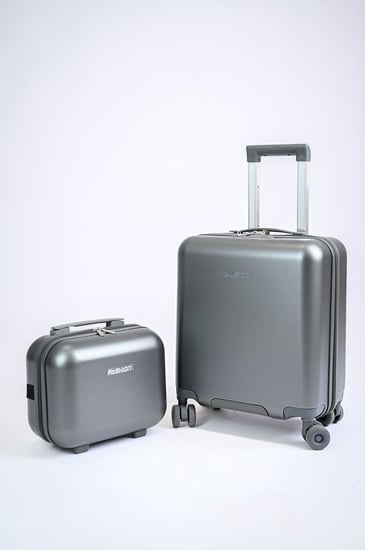 شنطة سفر مقاس 20 بوصة + شنطة مكياج – تصميم عصري خفيف ومتين