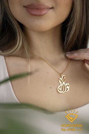 تصميم اسماء مطلية بالذهب