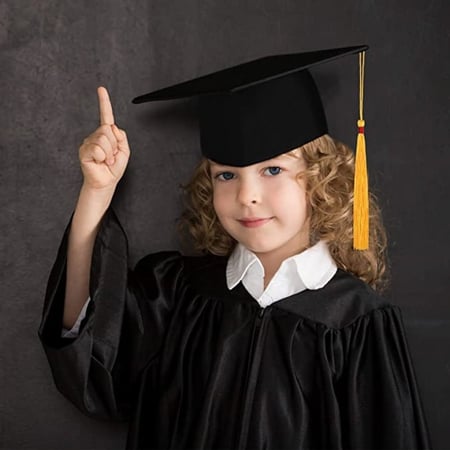 قبعة تخرج سوداء للأطفال