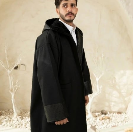 فروه قماش جوخ مع جلد على الأطراف