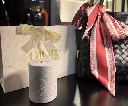 سكارف ديور مع البوكس وكيس ديور مزخرف