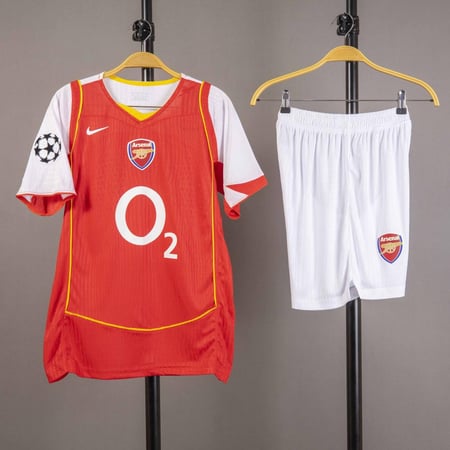 طقم ارسنال الاساسي كلاسيكي 2006