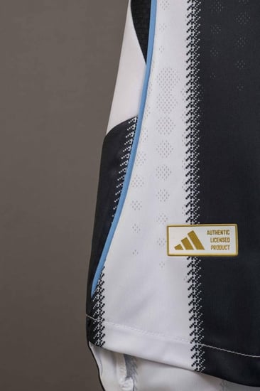 طقم نيوكاسل الاساسي 2025/2026