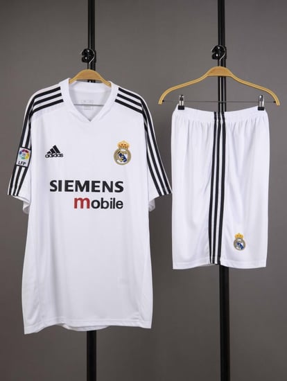 طقم ريال مدريد الاساسي 2005 | جامبو