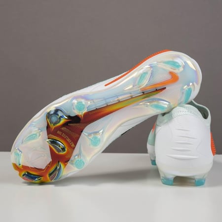 جزمة كرة قدم Nike