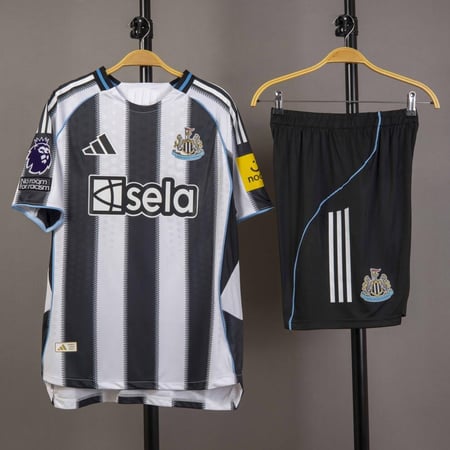 طقم نيوكاسل الاساسي 2025/2026