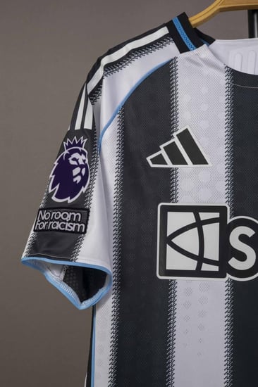 طقم نيوكاسل الاساسي 2025/2026