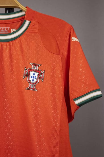 طقم البرتغال الاساسي 2025/2026