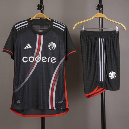 طقم ليفر بليت الاحتياطي 2025/2026