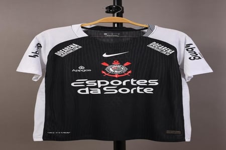 طقم كرنثياز الاساسي 2025/2026