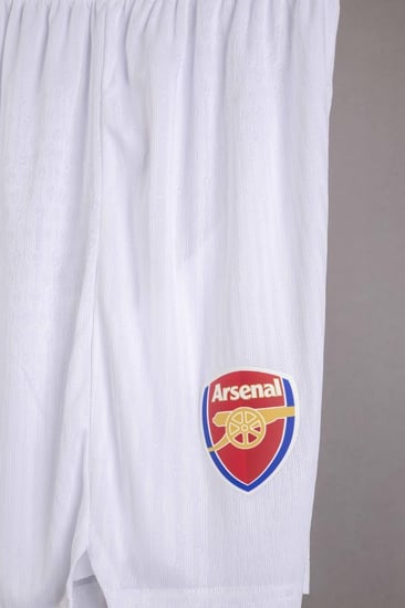 طقم ارسنال الاساسي كلاسيكي 2006