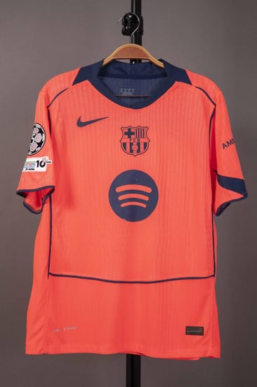 طقم برشلونة الاحتياطي 2026/2025