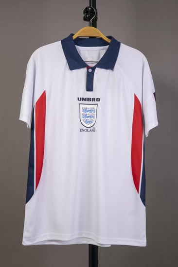 طقم منتخب انجنترا كلاسيكي