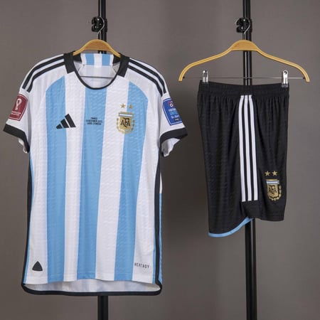 طقم منتخب الارجنتين نهائي كاس العالم 2022