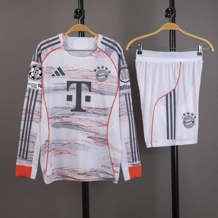 طقم بايرن ميونخ كم طويل 2025/2026