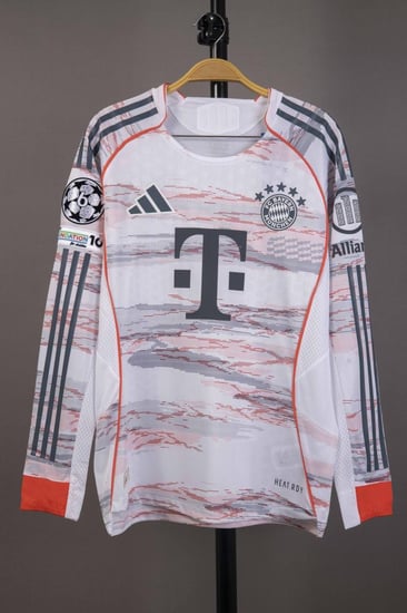 طقم بايرن ميونخ كم طويل 2025/2026