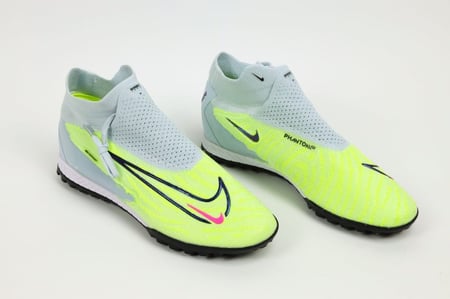 جزمة كرة قدم Nike