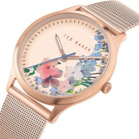 ساعة تيد بيكر