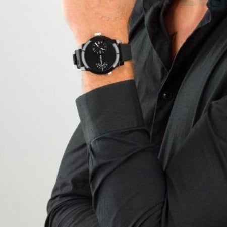 ساعة تومي هيلفيغر