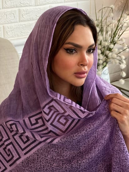 طرحة موف لينن خفيفه وباردة مطرزة بالخيوط رقم