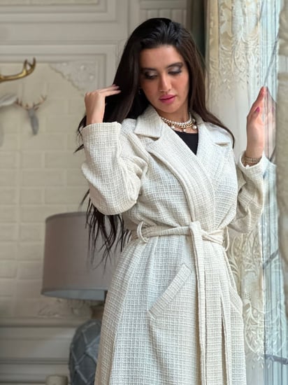 عباية / بالطو صوف شتوي اوف وايت بجيوب وحزام